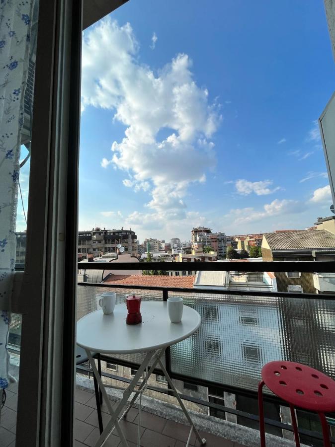 Fondazione Prada Apartment With Balcony Milano Exterior foto